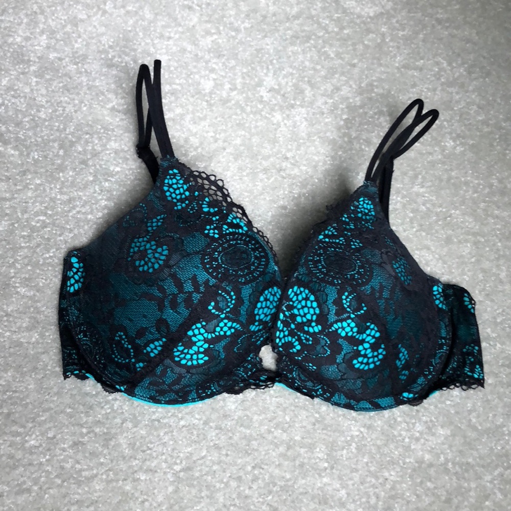 **SOLD** Victoria’s Secret Push-Up Bra